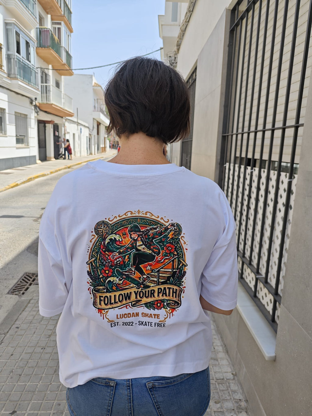 Camiseta Oversize Mujer Blanca — LucDan Skate
